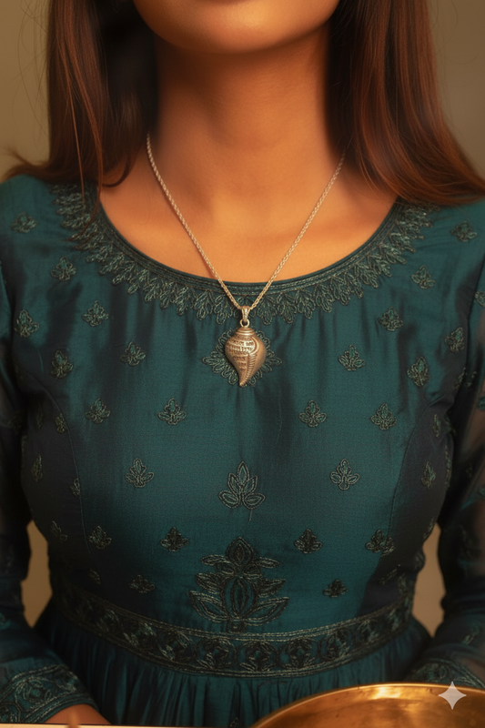 Shri Krishna Mantra Raksha Kavach Shankh (With Chain)