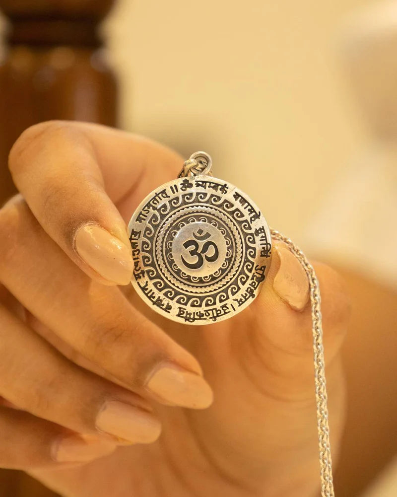 Siddh Maha Mrityunjaya Mantra Pendant (With Chain)